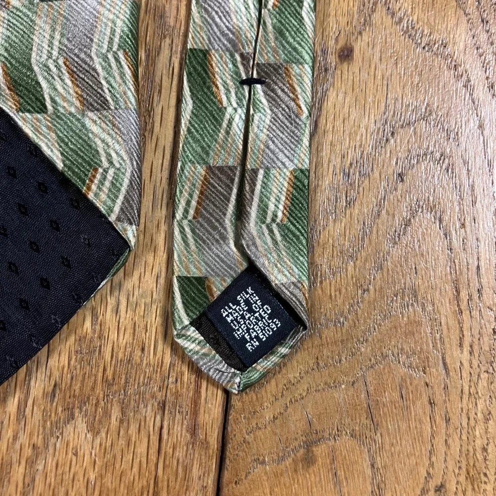 Puritan‎ Mens Silk Tie Green Grey Geometric Chevron Stain Resistant Necktie